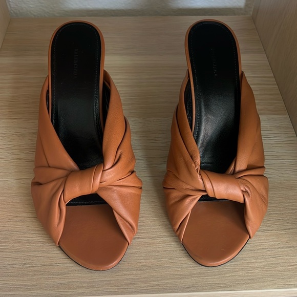 Balenciaga Drapy Sandal in Cognac/Tan/Brown, Size 36.5EU/6.5US. Note flaw. - Picture 1 of 13